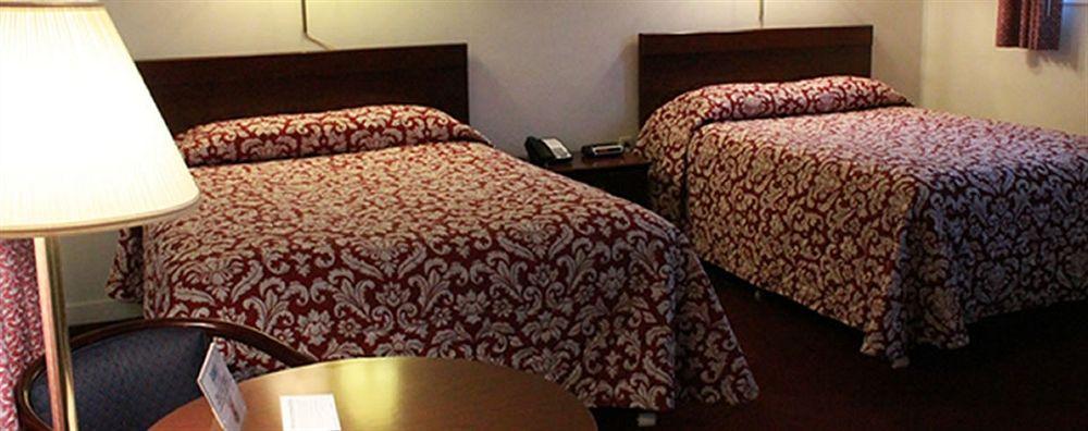 Berkshire Inn Піттсфілд Екстер'єр фото